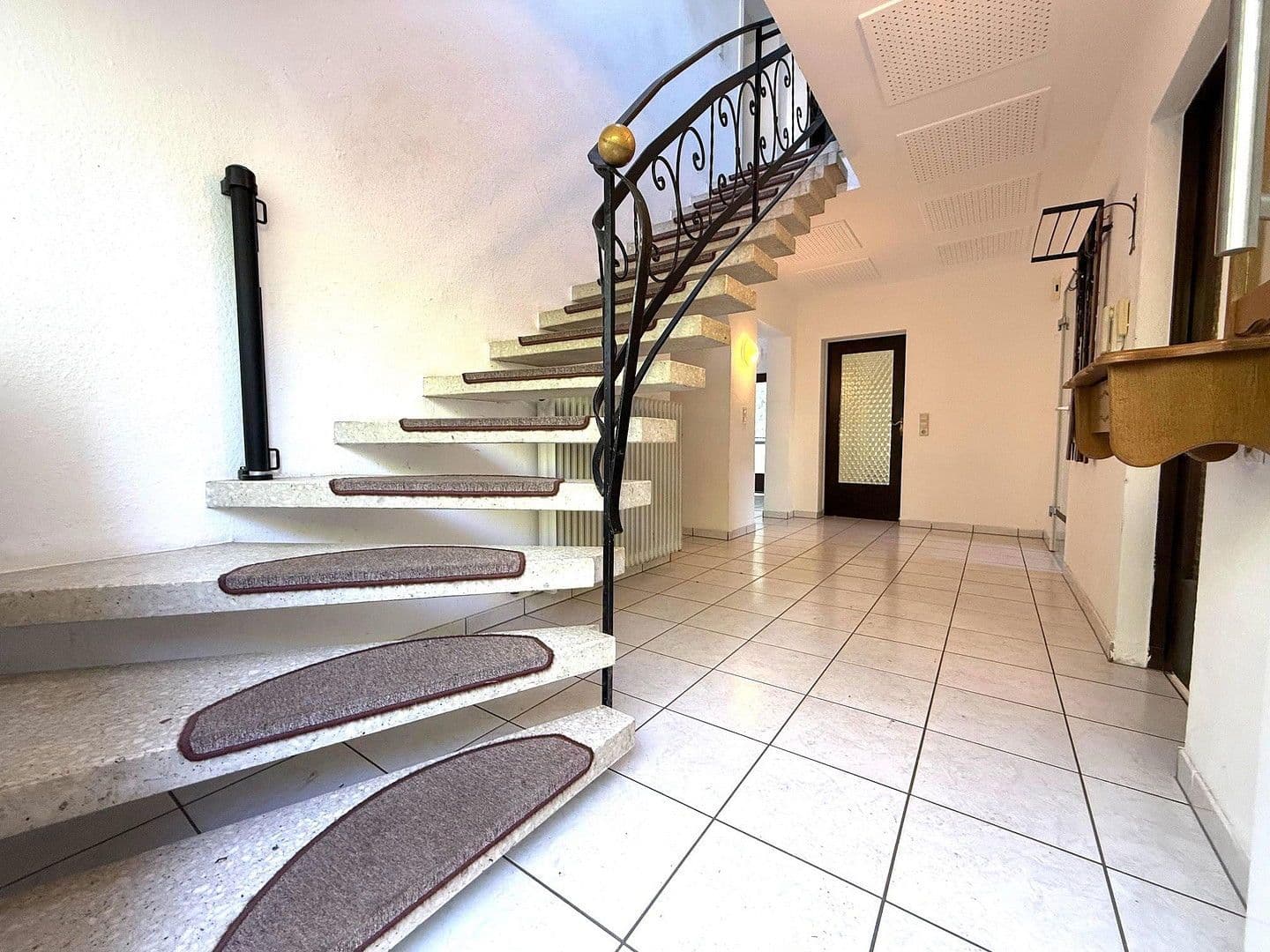 Prenájom domu 220 m², pozemek 857 m², Am Giesenbach 14, Lahr/Schwarzwald, Bádensko-Wurttembersko Prenájom domu 220 m², pozemek 857 m², Am Giesenbach 14, Lahr/Schwarzwald, Bádensko-Wurttembersko