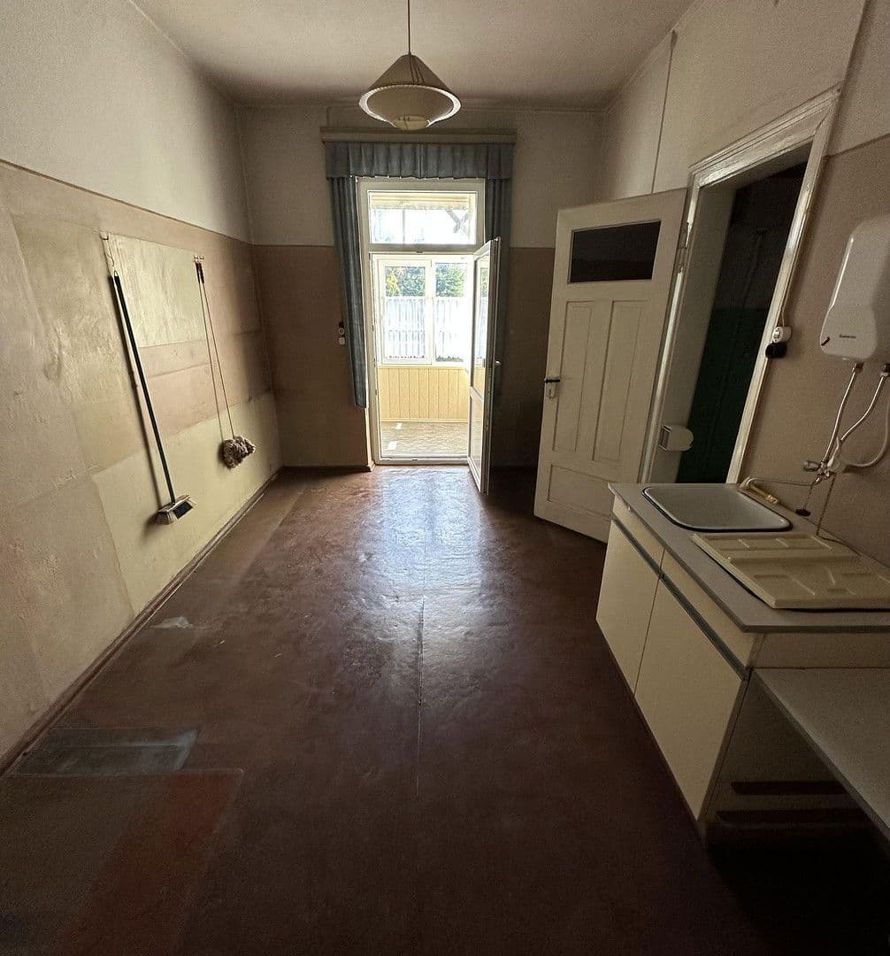 Predaj domu 360 m², pozemek 480 m², Glauchau, Sasko Predaj domu 360 m², pozemek 480 m², Glauchau, Sasko