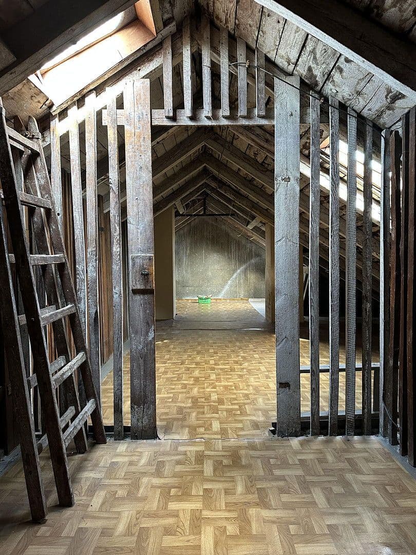 Predaj domu 360 m², pozemek 480 m², Glauchau, Sasko Predaj domu 360 m², pozemek 480 m², Glauchau, Sasko