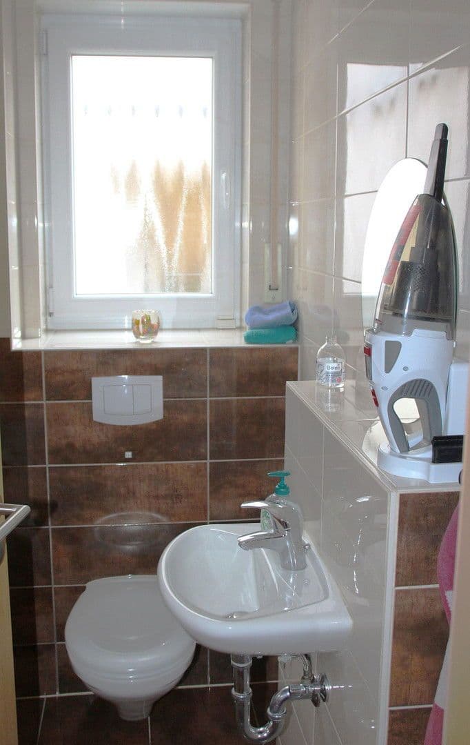 Prenájom domu 226 m², pozemek 450 m², Ottilie Widermuth Weg 2, Frankfurt am Main, Hesensko Prenájom domu 226 m², pozemek 450 m², Ottilie Widermuth Weg 2, Frankfurt am Main, Hesensko