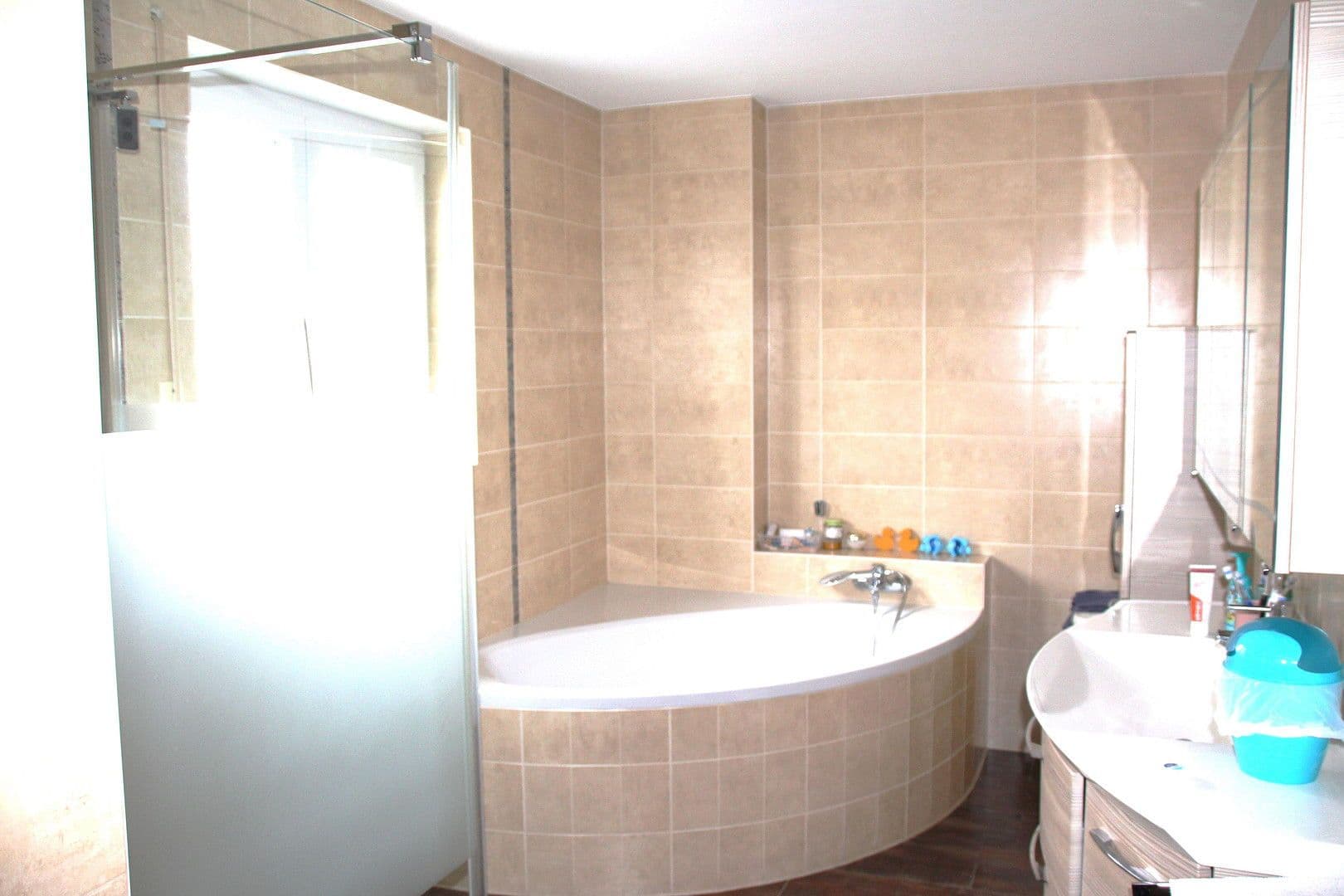 Prenájom domu 226 m², pozemek 450 m², Ottilie Widermuth Weg 2, Frankfurt am Main, Hesensko Prenájom domu 226 m², pozemek 450 m², Ottilie Widermuth Weg 2, Frankfurt am Main, Hesensko