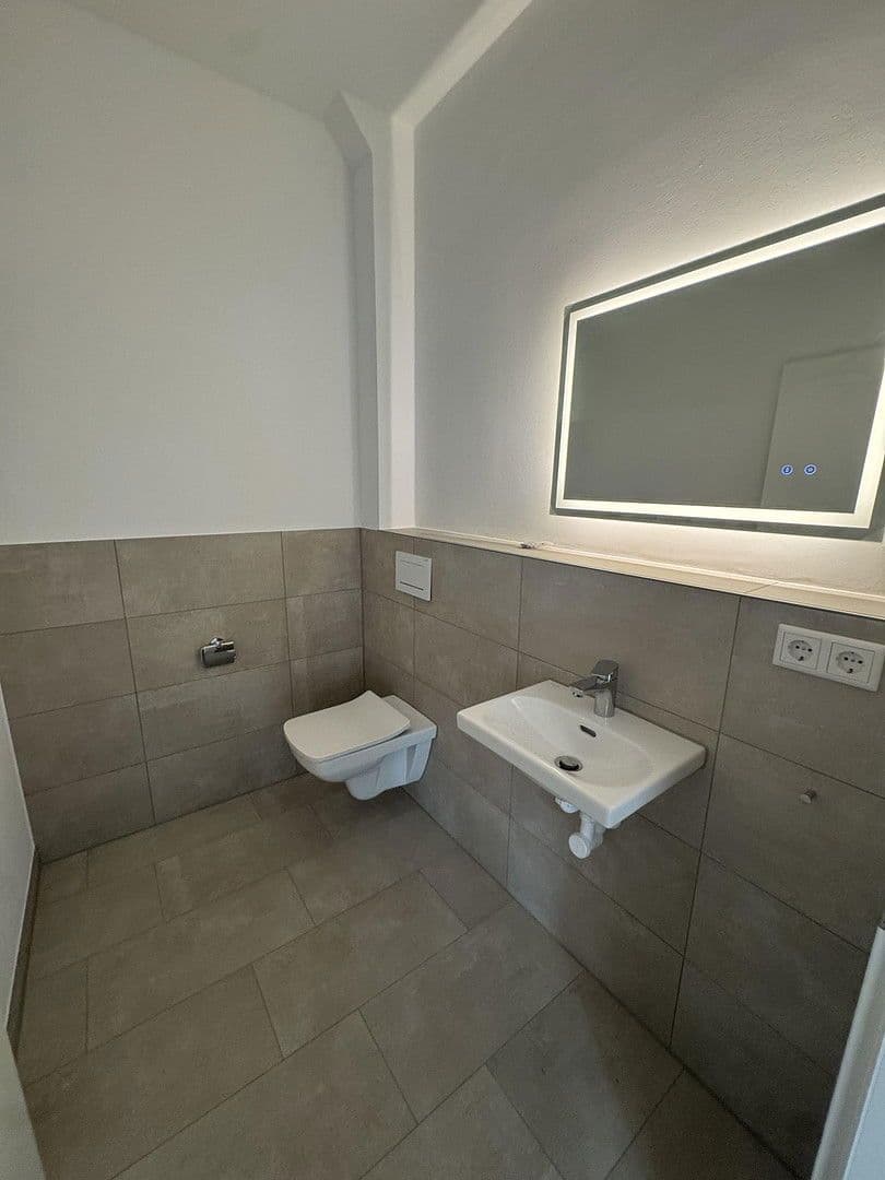 Prenájom bytu 3-izbový 150 m², Neustadt am Rübenberge, Dolné Sasko Prenájom bytu 3-izbový 150 m², Neustadt am Rübenberge, Dolné Sasko