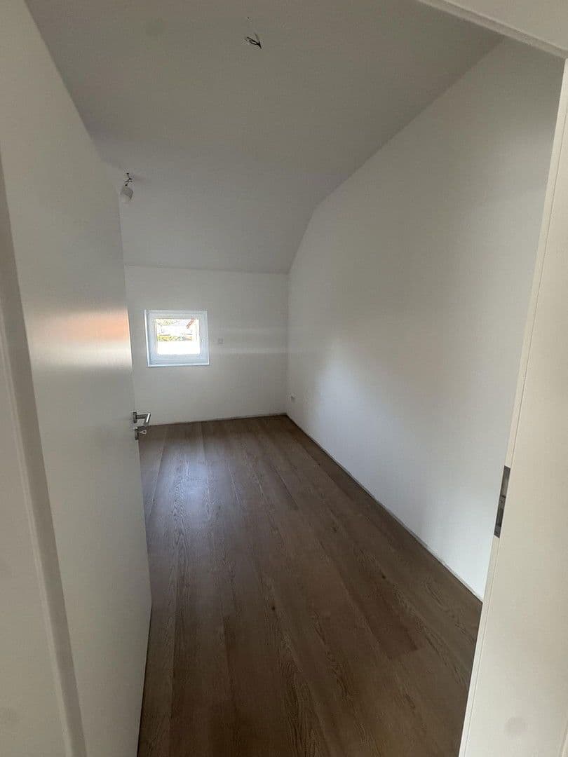 Prenájom bytu 3-izbový 150 m², Neustadt am Rübenberge, Dolné Sasko Prenájom bytu 3-izbový 150 m², Neustadt am Rübenberge, Dolné Sasko