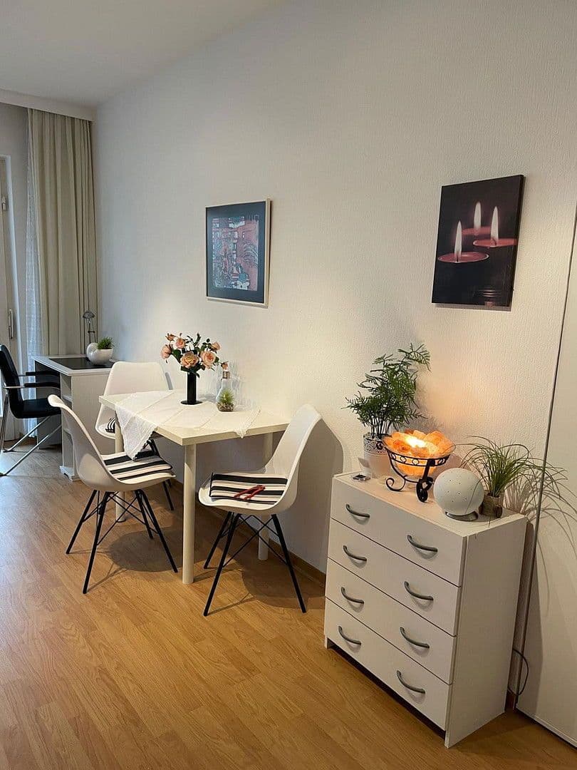 Prenájom bytu 1-izbový 46 m², Bad Pyrmont, Dolné Sasko Prenájom bytu 1-izbový 46 m², Bad Pyrmont, Dolné Sasko