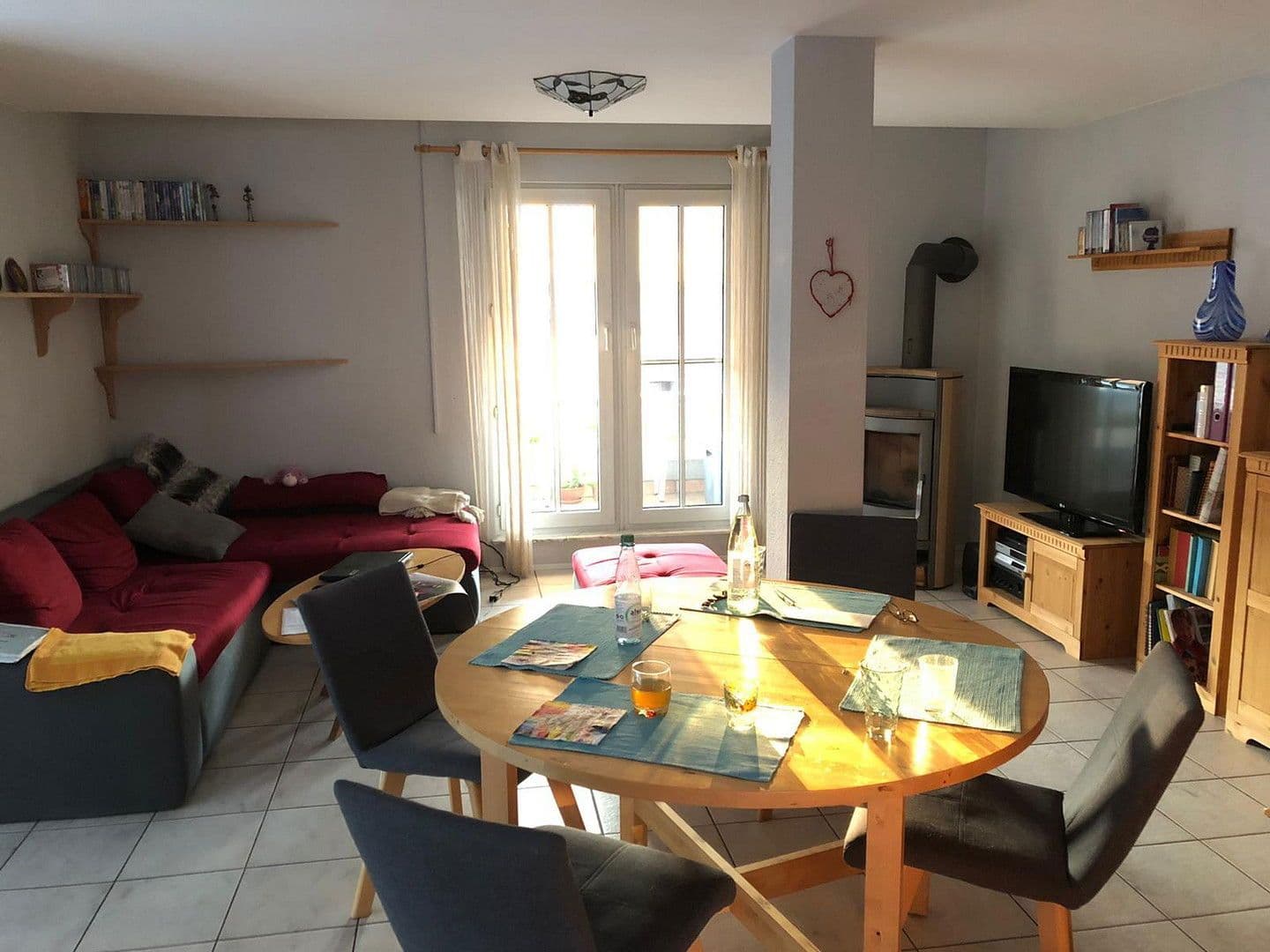 Prenájom bytu 4-izbový 120 m², Rheinstetten, Bádensko-Wurttembersko Prenájom bytu 4-izbový 120 m², Rheinstetten, Bádensko-Wurttembersko