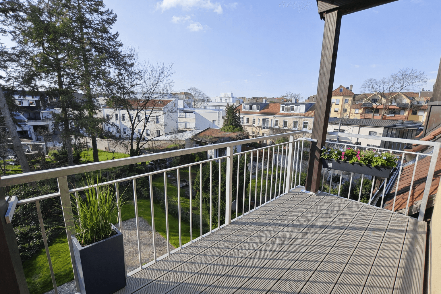 Prenájom bytu 2-izbový 60 m², Erlangen, Bavorsko Prenájom bytu 2-izbový 60 m², Erlangen, Bavorsko