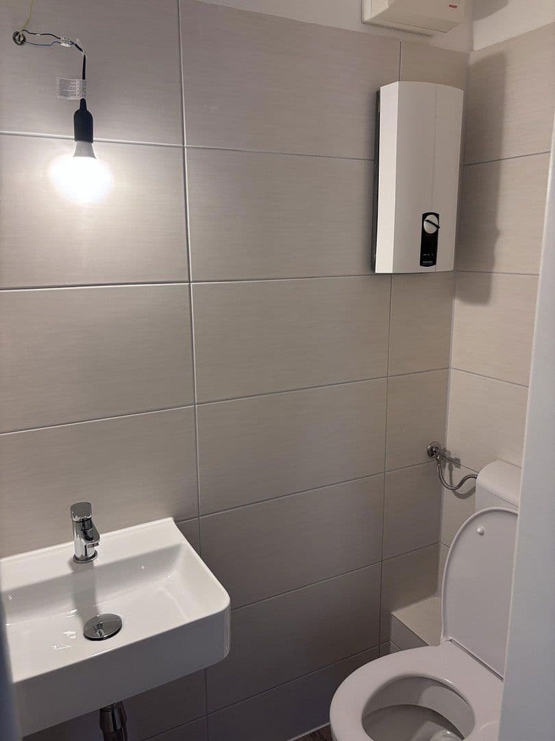 Prenájom bytu 4-izbový 70 m², Friedhofsweg 19 C, Niestetal, Hesensko Prenájom bytu 4-izbový 70 m², Friedhofsweg 19 C, Niestetal, Hesensko