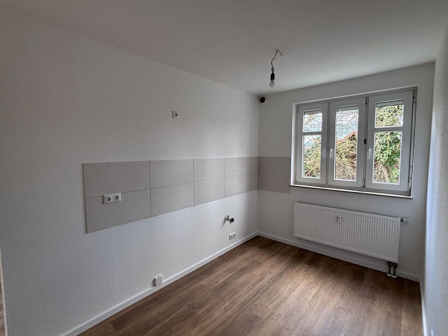 Prenájom bytu 4-izbový 70 m², Friedhofsweg 19 C, Niestetal, Hesensko Prenájom bytu 4-izbový 70 m², Friedhofsweg 19 C, Niestetal, Hesensko