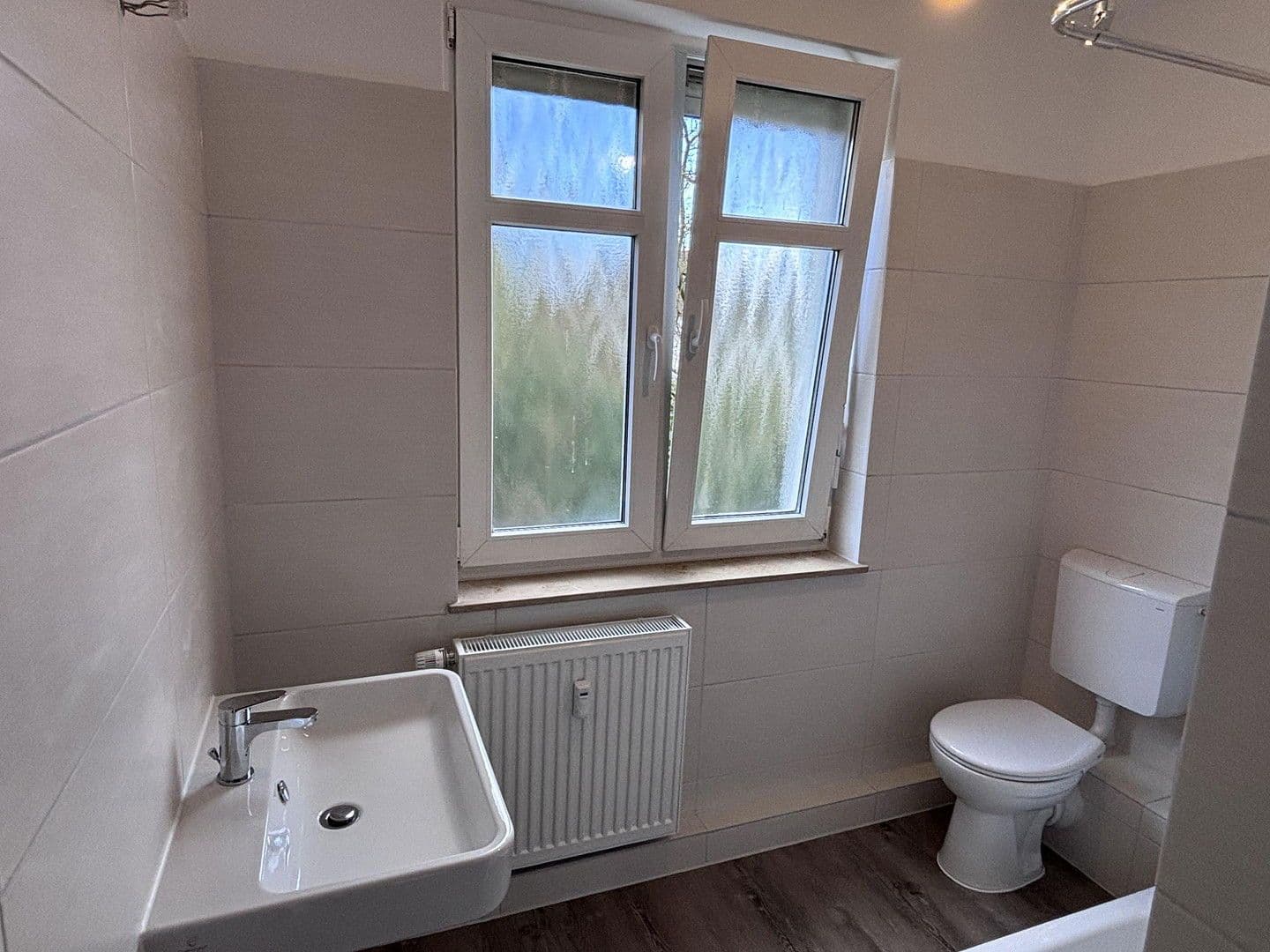 Prenájom bytu 4-izbový 70 m², Friedhofsweg 19 C, Niestetal, Hesensko Prenájom bytu 4-izbový 70 m², Friedhofsweg 19 C, Niestetal, Hesensko