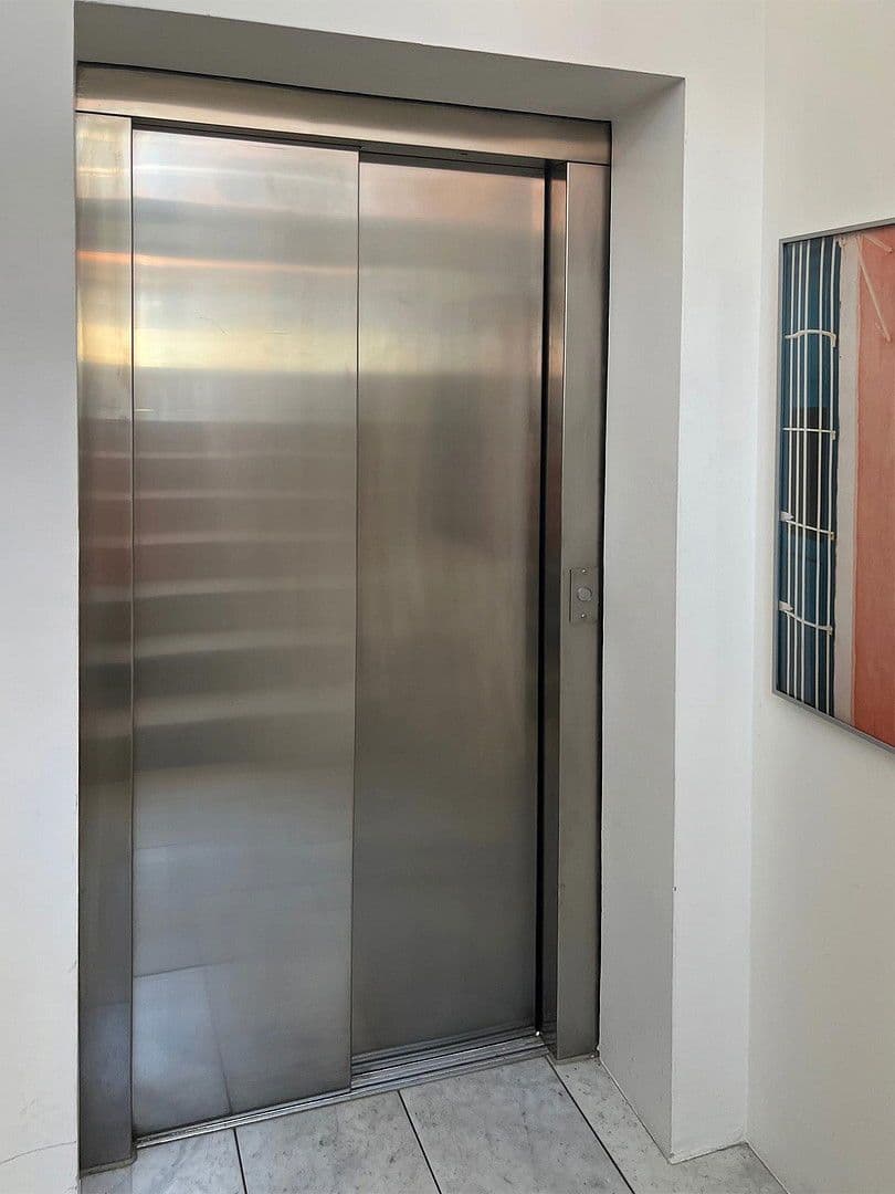 Predaj bytu 7-izbový 151 m², Herdbruckerstrasse 30, Ulm, Bádensko-Wurttembersko Predaj bytu 7-izbový 151 m², Herdbruckerstrasse 30, Ulm, Bádensko-Wurttembersko