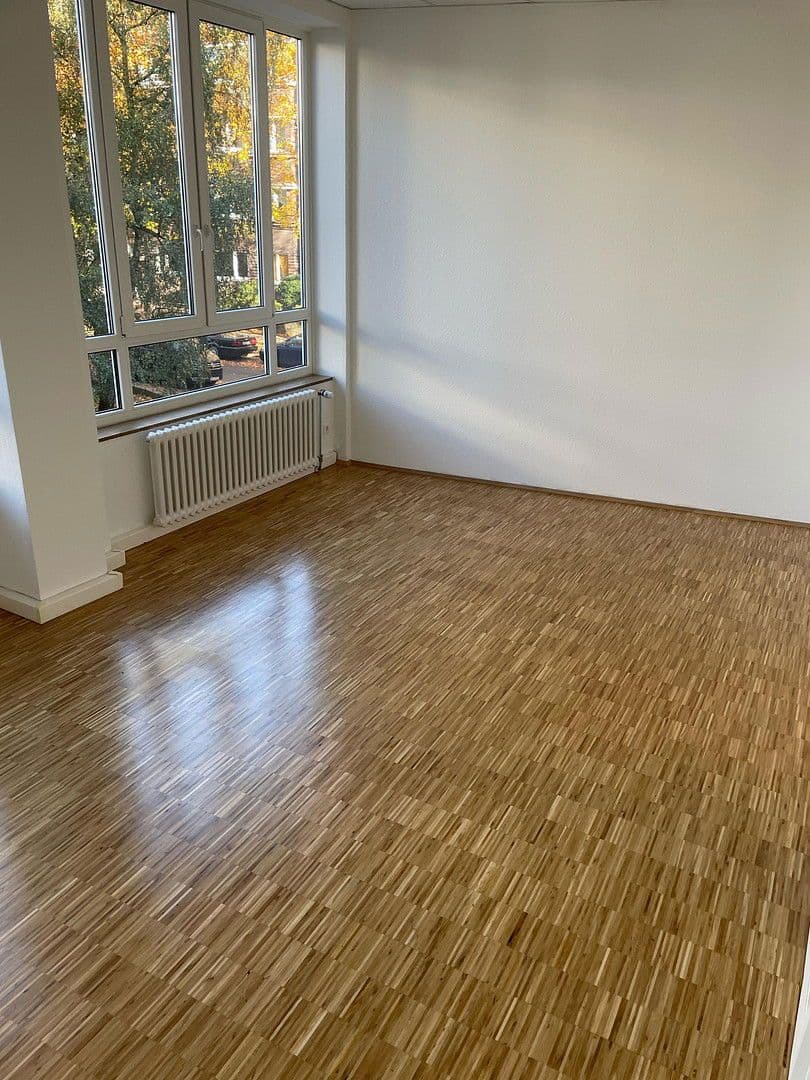 Prenájom bytu 3-izbový 97 m², Trojanstraße 16, Hannover, Dolné Sasko Prenájom bytu 3-izbový 97 m², Trojanstraße 16, Hannover, Dolné Sasko