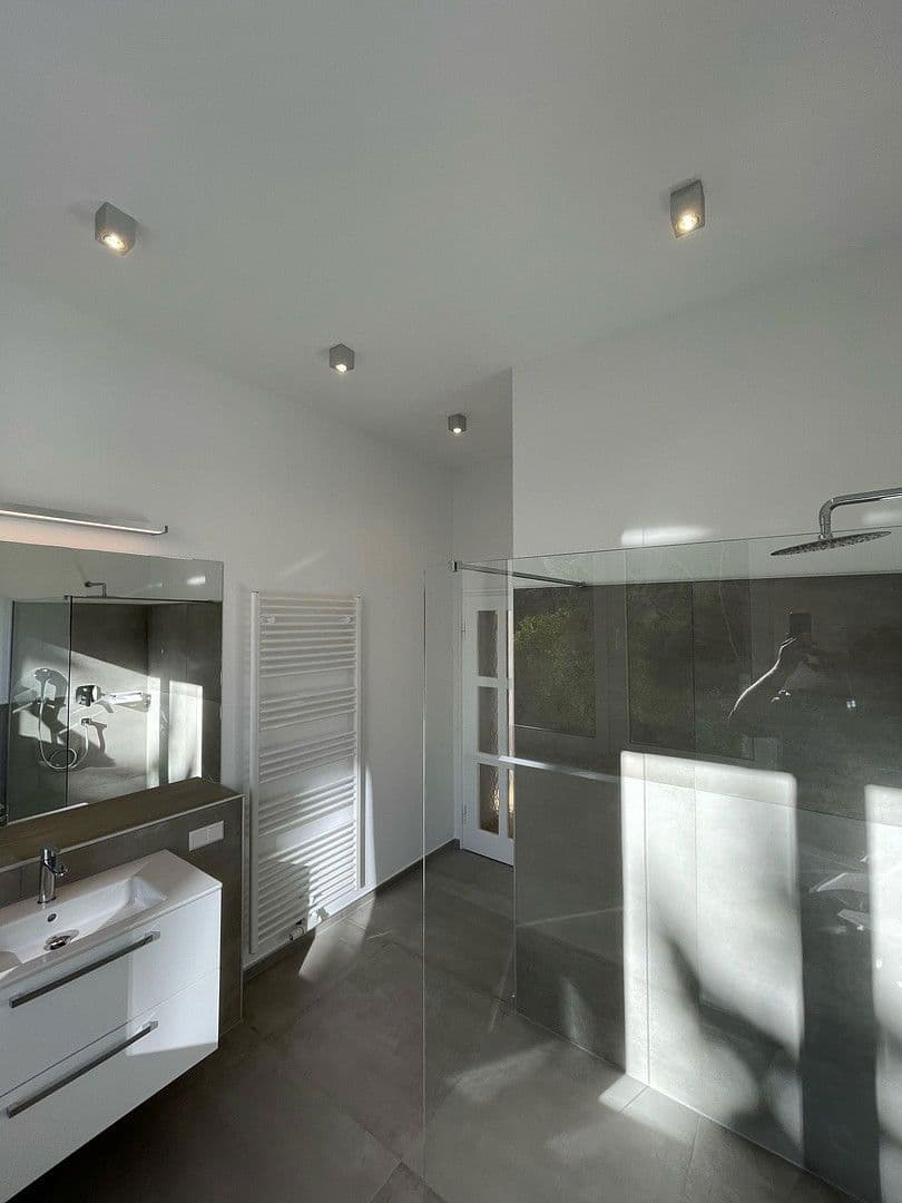 Prenájom bytu 3-izbový 97 m², Trojanstraße 16, Hannover, Dolné Sasko Prenájom bytu 3-izbový 97 m², Trojanstraße 16, Hannover, Dolné Sasko