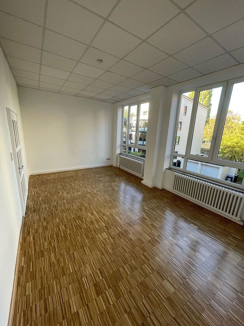 Prenájom bytu 3-izbový 97 m², Trojanstraße 16, Hannover, Dolné Sasko Prenájom bytu 3-izbový 97 m², Trojanstraße 16, Hannover, Dolné Sasko