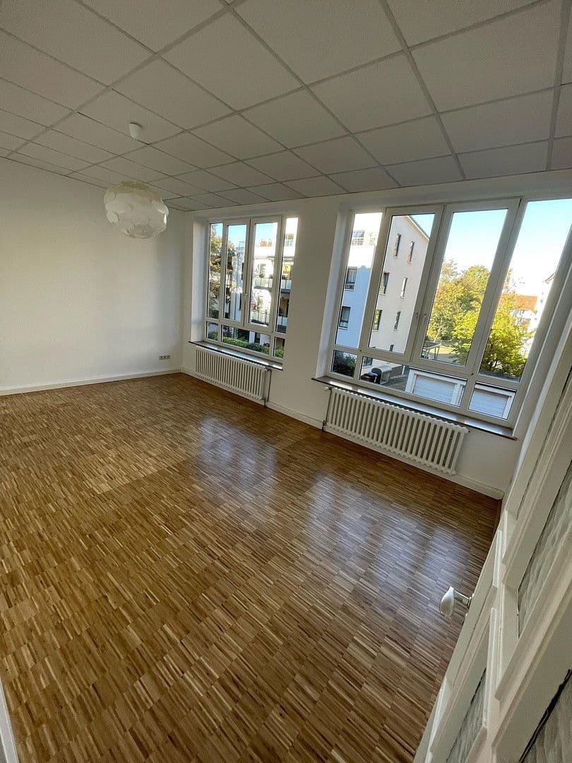 Prenájom bytu 3-izbový 97 m², Trojanstraße 16, Hannover, Dolné Sasko Prenájom bytu 3-izbový 97 m², Trojanstraße 16, Hannover, Dolné Sasko