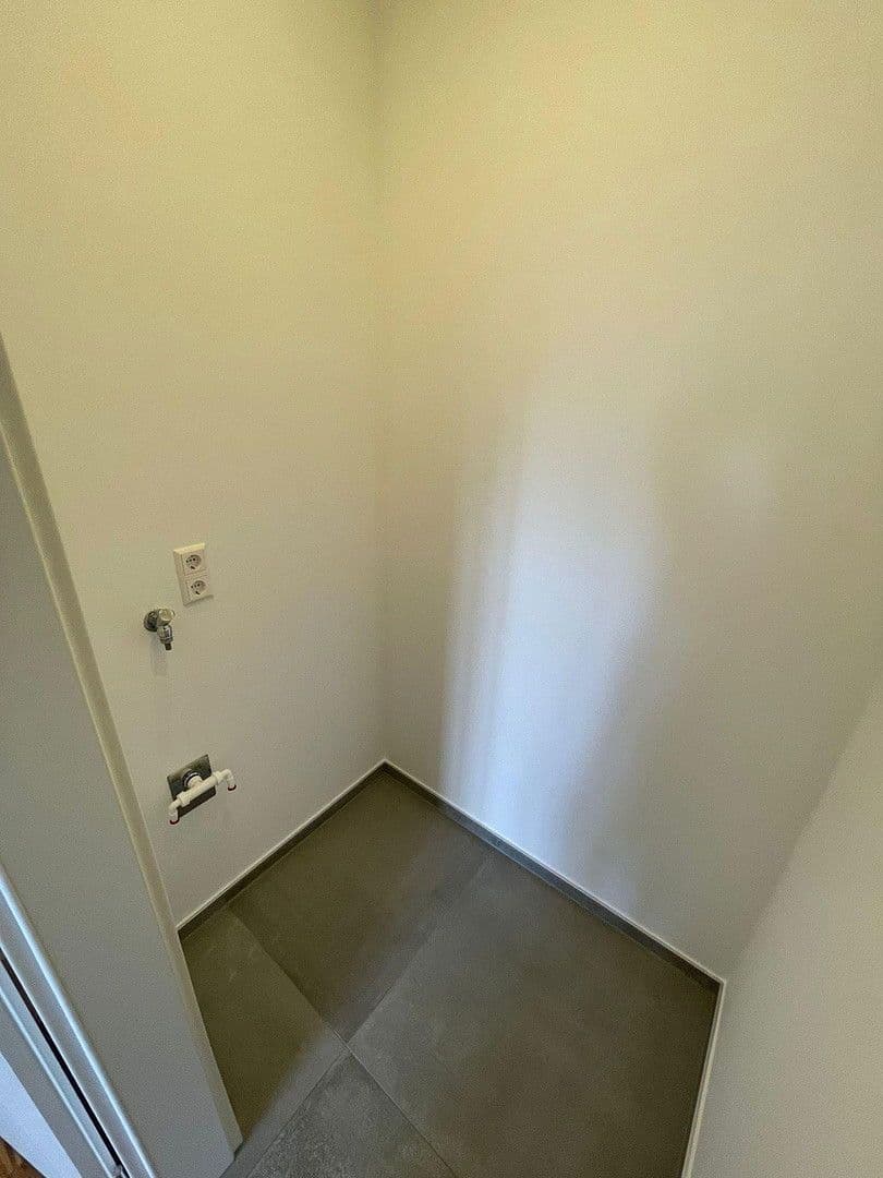 Prenájom bytu 3-izbový 97 m², Trojanstraße 16, Hannover, Dolné Sasko Prenájom bytu 3-izbový 97 m², Trojanstraße 16, Hannover, Dolné Sasko