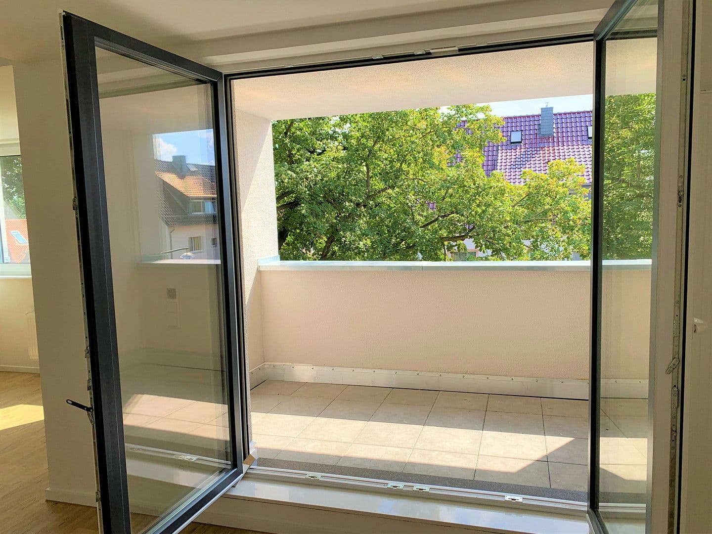 Prenájom bytu 2-izbový 91 m², Hindenburgstr. 30, Langenhagen, Dolné Sasko Prenájom bytu 2-izbový 91 m², Hindenburgstr. 30, Langenhagen, Dolné Sasko