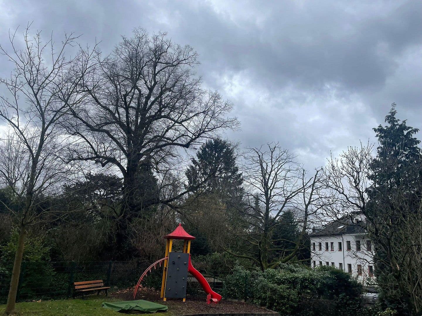 Prenájom bytu 3-izbový 94 m², Overather Str. 6, Bergisch Gladbach, Severné Porýnie - Westfálsko Prenájom bytu 3-izbový 94 m², Overather Str. 6, Bergisch Gladbach, Severné Porýnie - Westfálsko