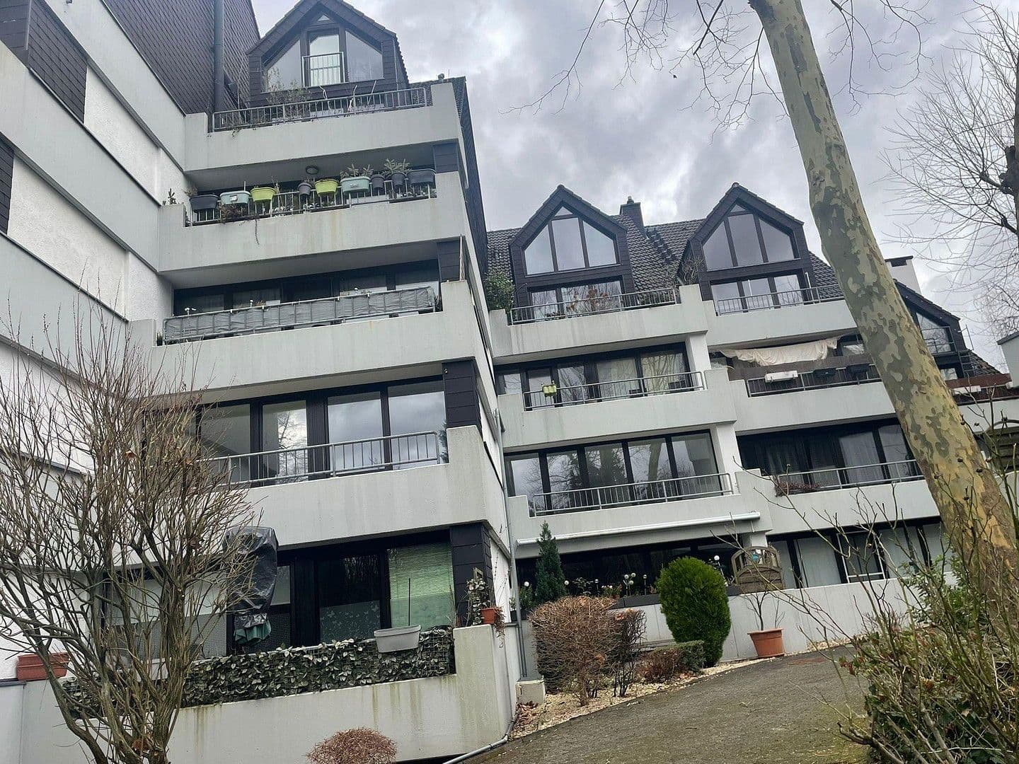 Prenájom bytu 3-izbový 94 m², Overather Str. 6, Bergisch Gladbach, Severné Porýnie - Westfálsko Prenájom bytu 3-izbový 94 m², Overather Str. 6, Bergisch Gladbach, Severné Porýnie - Westfálsko
