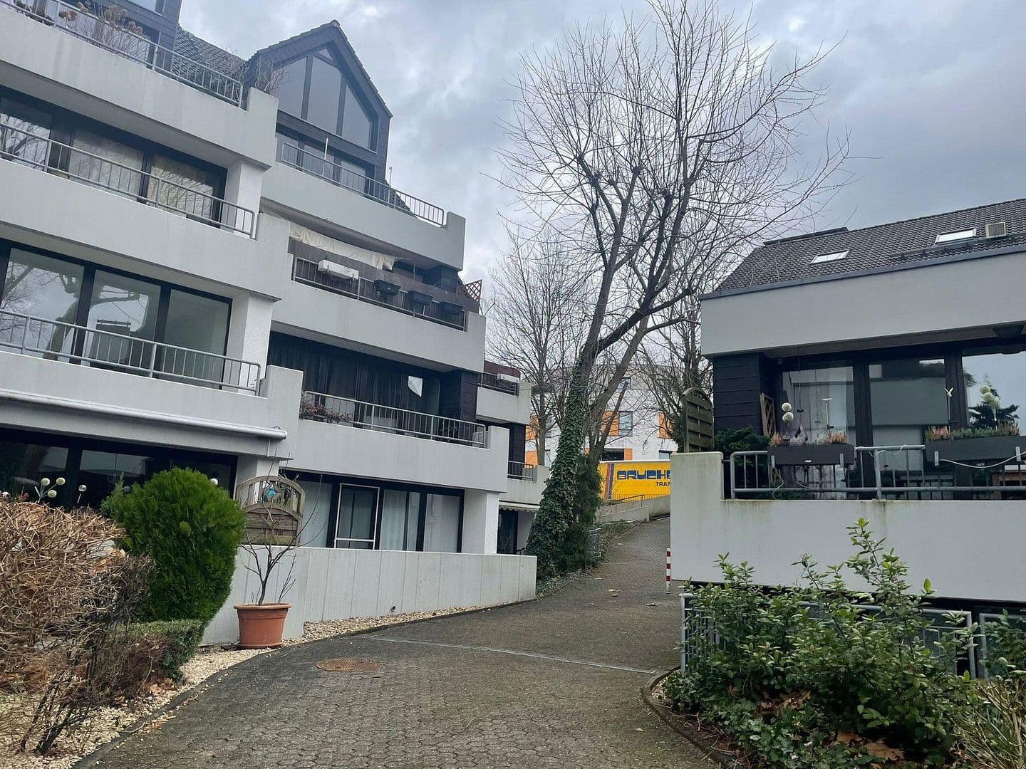 Prenájom bytu 3-izbový 94 m², Overather Str. 6, Bergisch Gladbach, Severné Porýnie - Westfálsko Prenájom bytu 3-izbový 94 m², Overather Str. 6, Bergisch Gladbach, Severné Porýnie - Westfálsko
