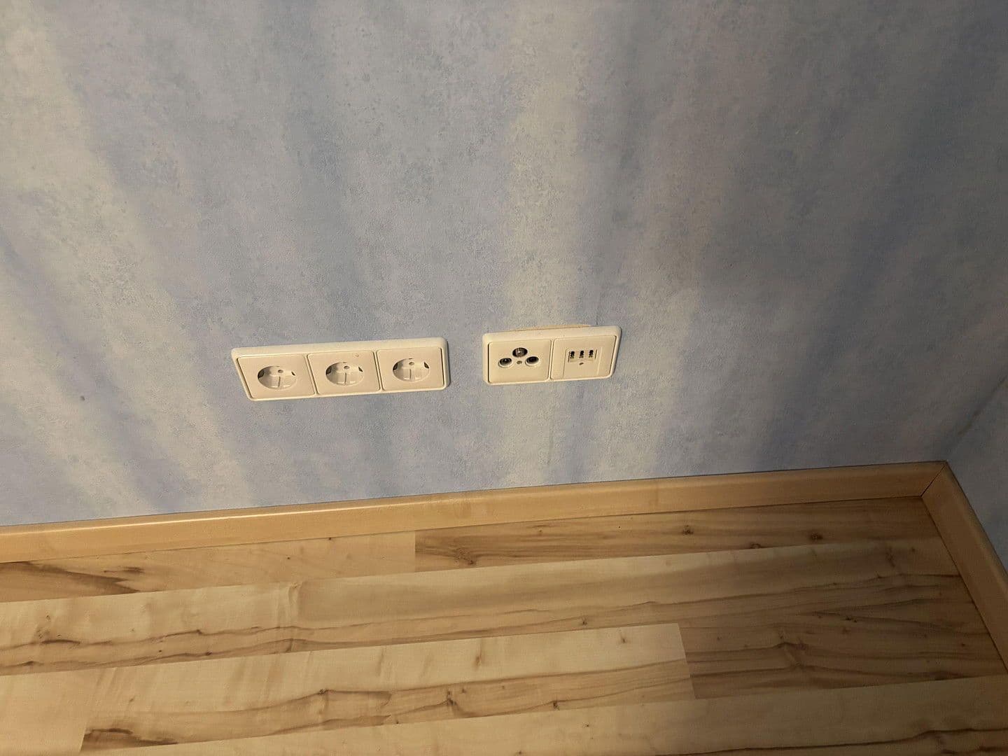 Prenájom bytu 4-izbový 96 m², Schöntal, Bádensko-Wurttembersko Prenájom bytu 4-izbový 96 m², Schöntal, Bádensko-Wurttembersko