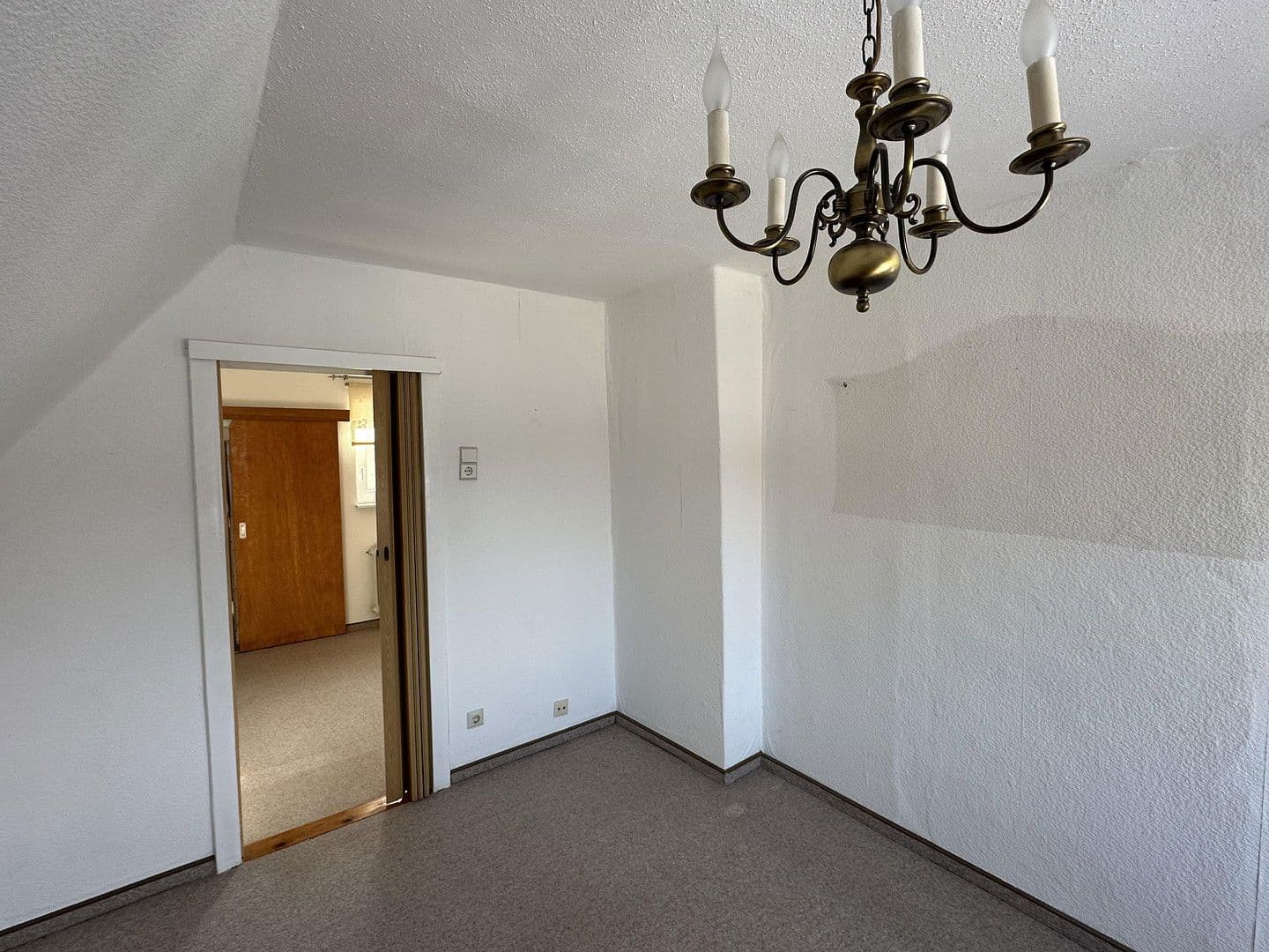 Predaj domu 120 m², pozemek 2.000 m², Kiel, Šlezvicko-Holštajnsko Predaj domu 120 m², pozemek 2.000 m², Kiel, Šlezvicko-Holštajnsko