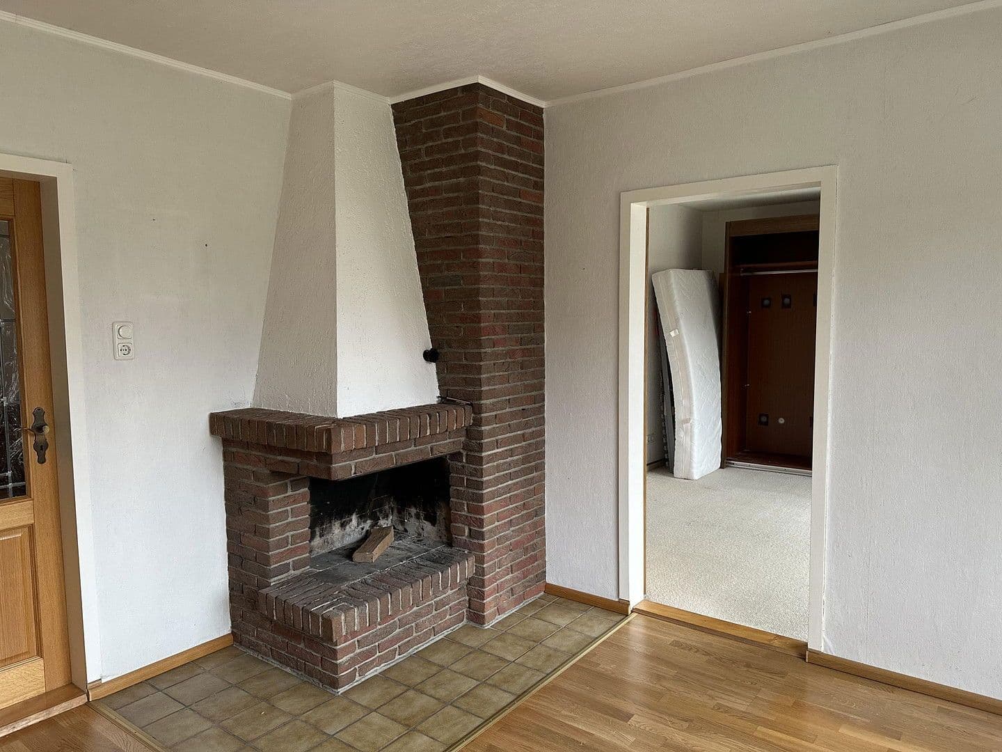 Predaj domu 120 m², pozemek 2.000 m², Kiel, Šlezvicko-Holštajnsko Predaj domu 120 m², pozemek 2.000 m², Kiel, Šlezvicko-Holštajnsko