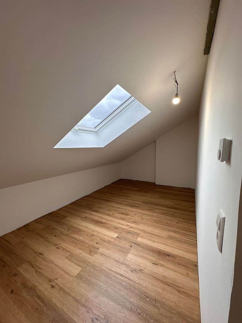 Prenájom bytu 2-izbový 80 m², Markgröningen, Bádensko-Wurttembersko Prenájom bytu 2-izbový 80 m², Markgröningen, Bádensko-Wurttembersko