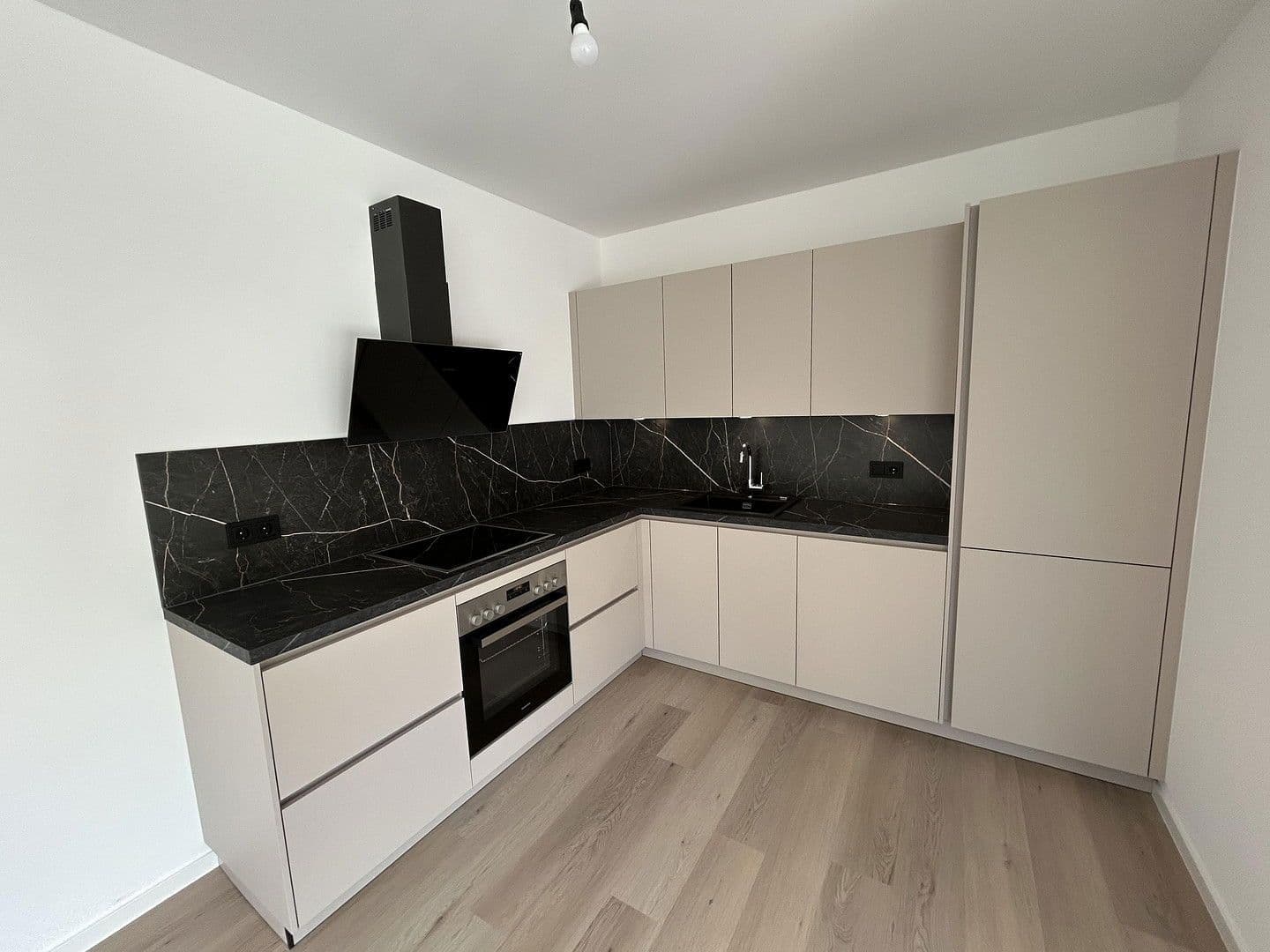 Prenájom bytu 3-izbový 90 m², Scheckertstrasse 2, Zell am Main, Bavorsko Prenájom bytu 3-izbový 90 m², Scheckertstrasse 2, Zell am Main, Bavorsko