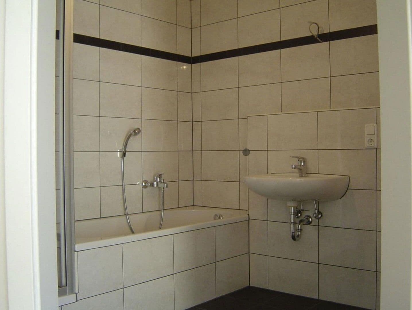 Prenájom bytu 2-izbový 65 m², Frankfurt am Main, Hesensko Prenájom bytu 2-izbový 65 m², Frankfurt am Main, Hesensko