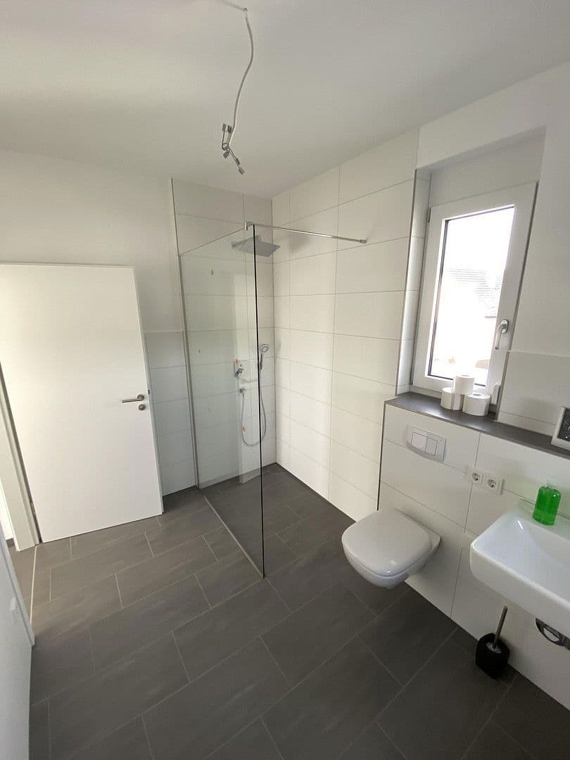 Prenájom bytu 5-izbový 136 m², Schellingstr. 11, Schwäbisch Gmünd, Bádensko-Wurttembersko Prenájom bytu 5-izbový 136 m², Schellingstr. 11, Schwäbisch Gmünd, Bádensko-Wurttembersko