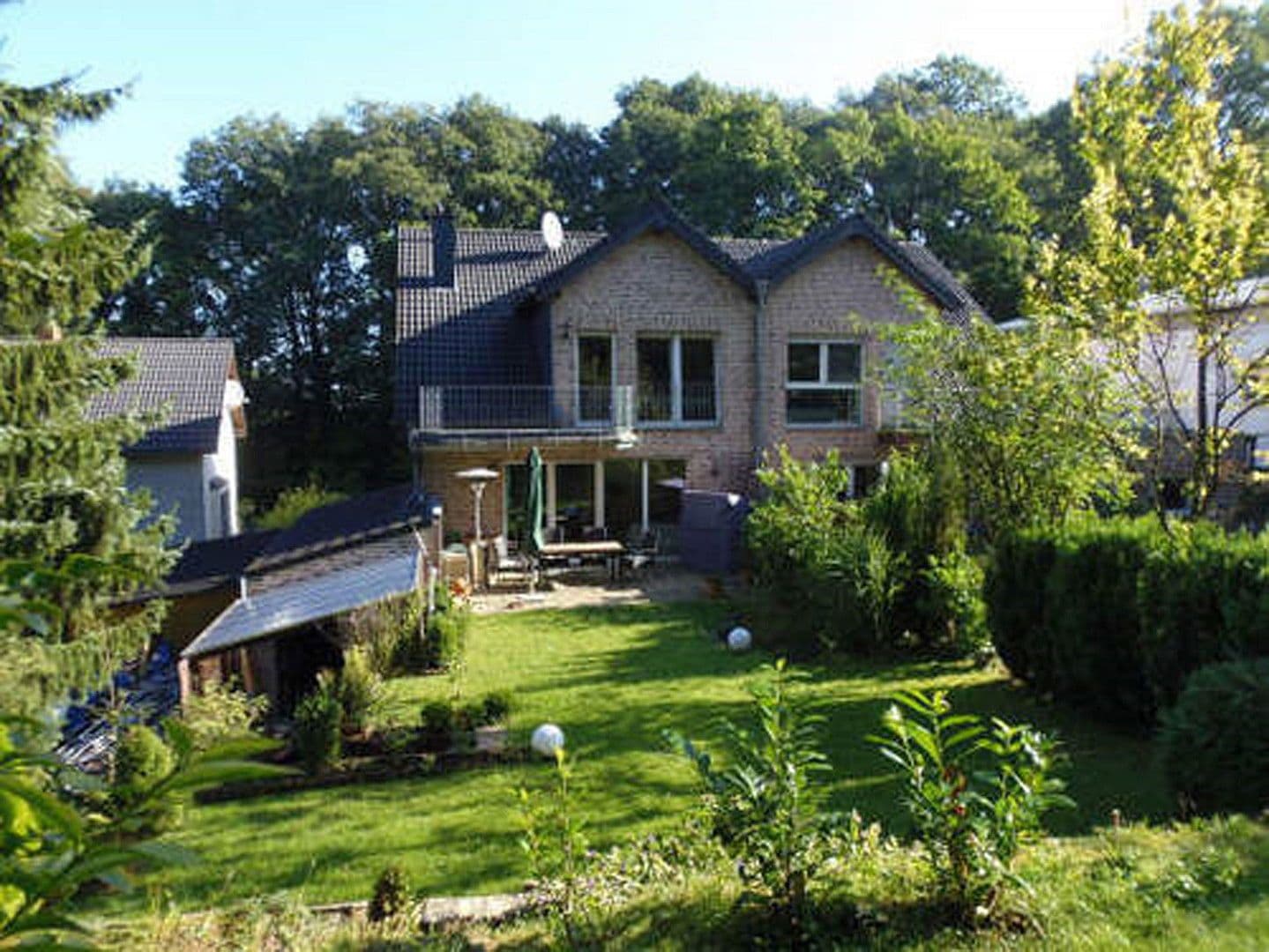 Predaj domu 143 m², pozemek 341 m², Königsberger Straße 25b, Roetgen, Severné Porýnie - Westfálsko Predaj domu 143 m², pozemek 341 m², Königsberger Straße 25b, Roetgen, Severné Porýnie - Westfálsko