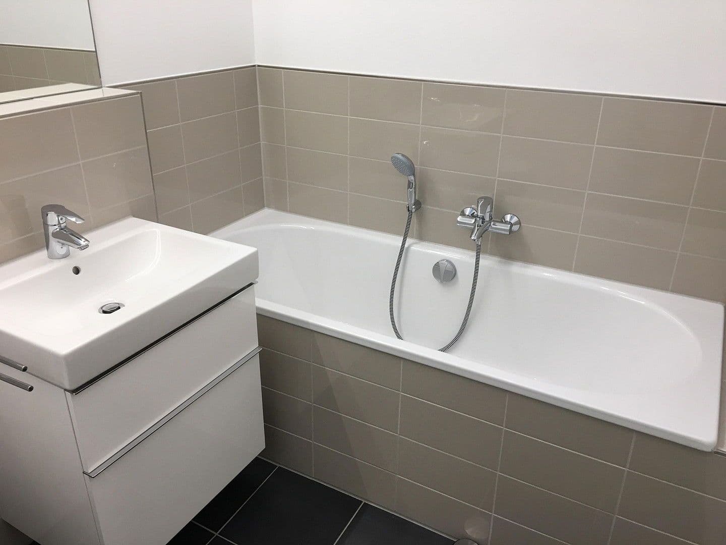 Predaj bytu 3-izbový 160 m², Heinickeweg 15, Berlin, Berlín Predaj bytu 3-izbový 160 m², Heinickeweg 15, Berlin, Berlín