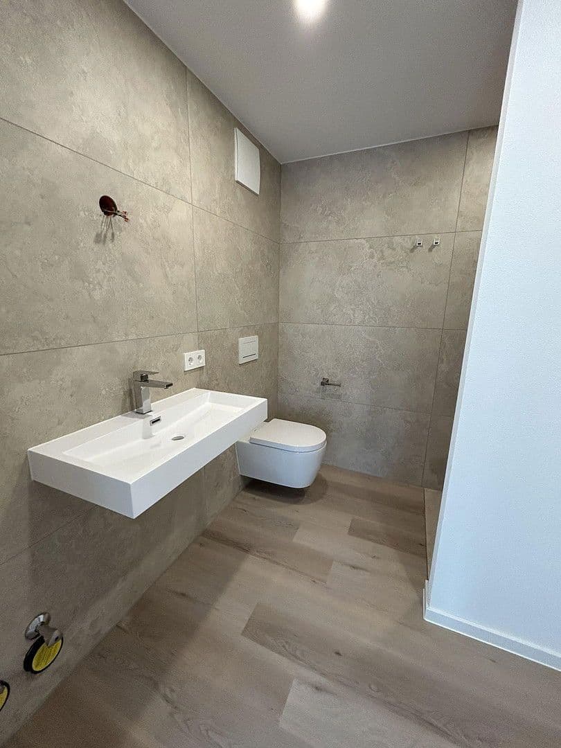 Prenájom bytu 2-izbový 67 m², Scheckertstrasse 2, Zell am Main, Bavorsko Prenájom bytu 2-izbový 67 m², Scheckertstrasse 2, Zell am Main, Bavorsko