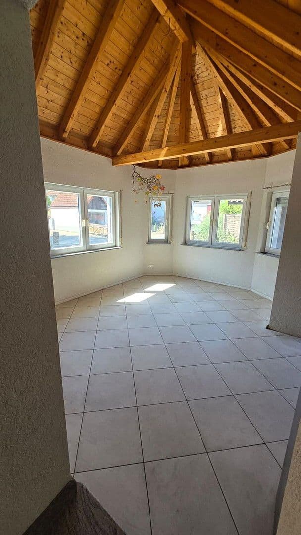 Predaj domu 258 m², pozemek 719 m², Wörth am Rhein, Porýnie-Falcko Predaj domu 258 m², pozemek 719 m², Wörth am Rhein, Porýnie-Falcko