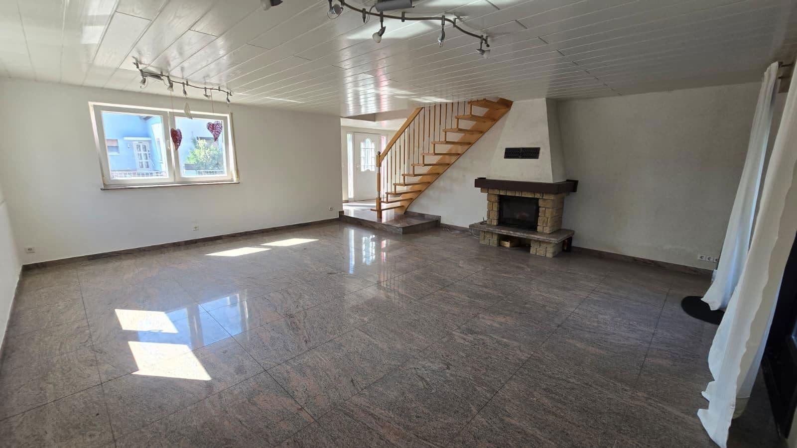 Predaj domu 258 m², pozemek 719 m², Wörth am Rhein, Porýnie-Falcko Predaj domu 258 m², pozemek 719 m², Wörth am Rhein, Porýnie-Falcko