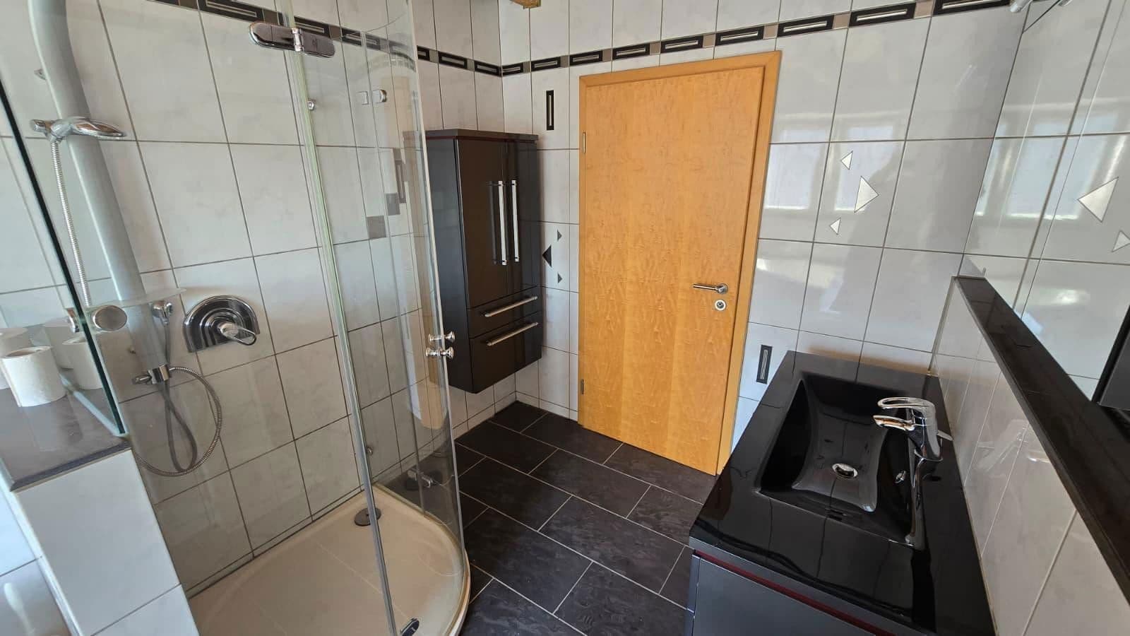 Predaj domu 258 m², pozemek 719 m², Wörth am Rhein, Porýnie-Falcko Predaj domu 258 m², pozemek 719 m², Wörth am Rhein, Porýnie-Falcko
