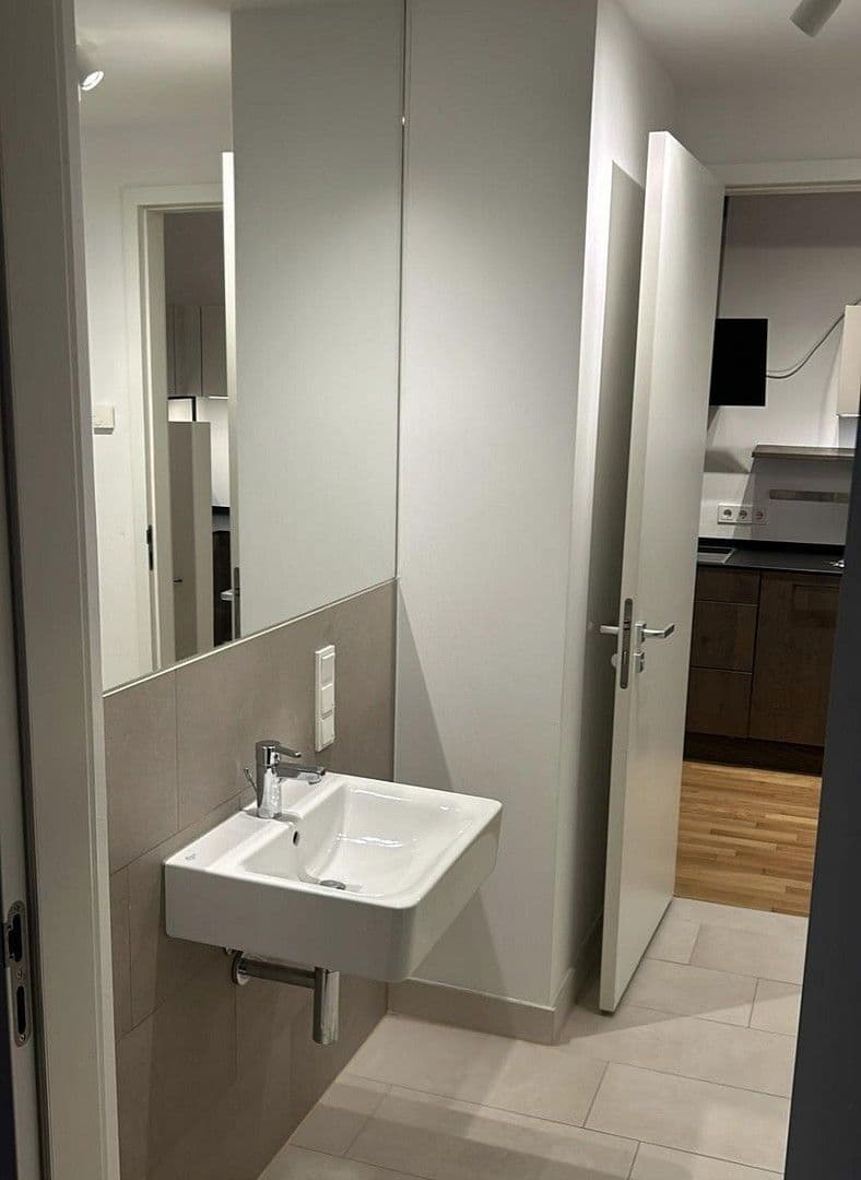 Prenájom bytu 3-izbový 80 m², Schützenstraße 41, Berlin Mitte, Berlín Prenájom bytu 3-izbový 80 m², Schützenstraße 41, Berlin Mitte, Berlín