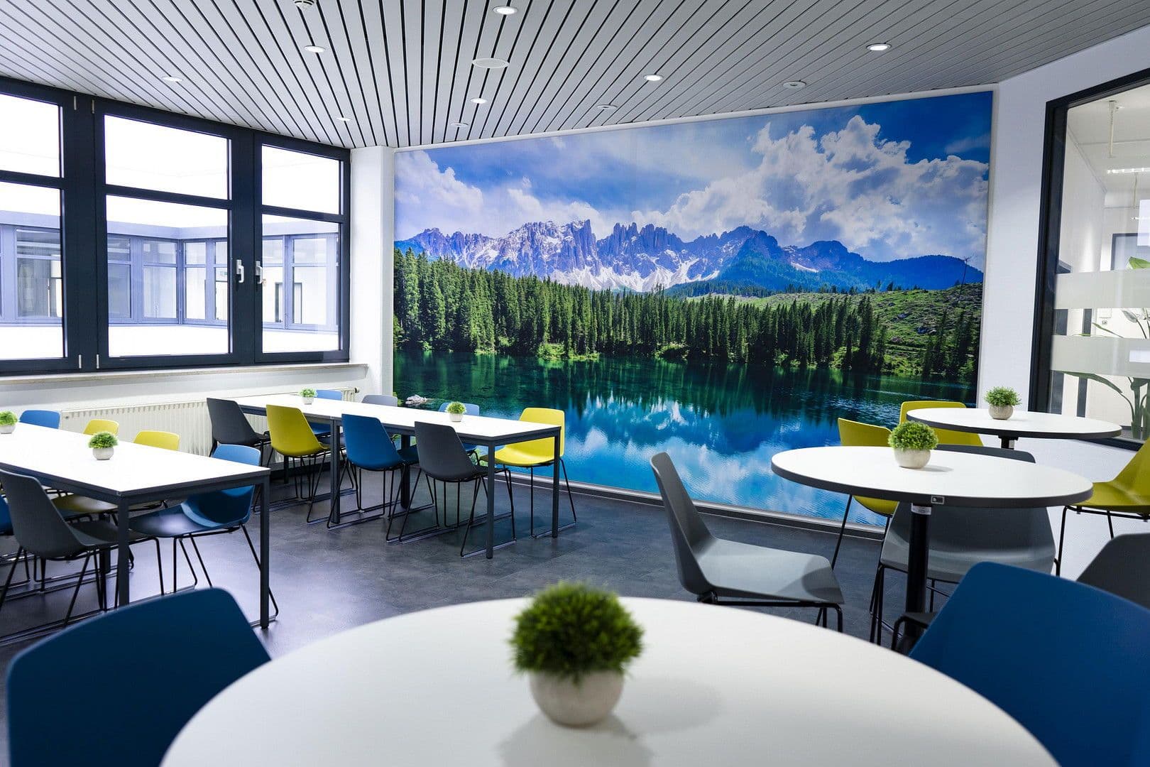 Prenájom kancelárie 20.000 m², Zeppelinstr. 2-4, Sigmaringen, Bádensko-Wurttembersko Prenájom kancelárie 20.000 m², Zeppelinstr. 2-4, Sigmaringen, Bádensko-Wurttembersko