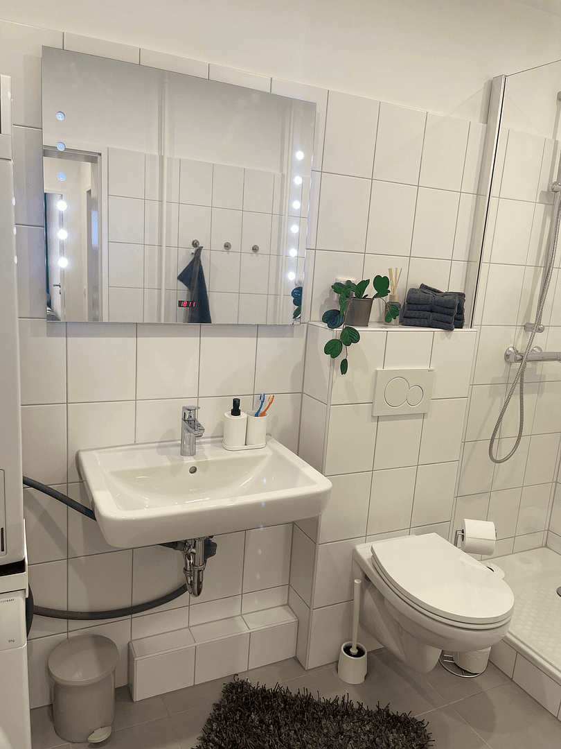 Prenájom bytu 5-izbový 120 m², Hamburg, Hamburg Prenájom bytu 5-izbový 120 m², Hamburg, Hamburg