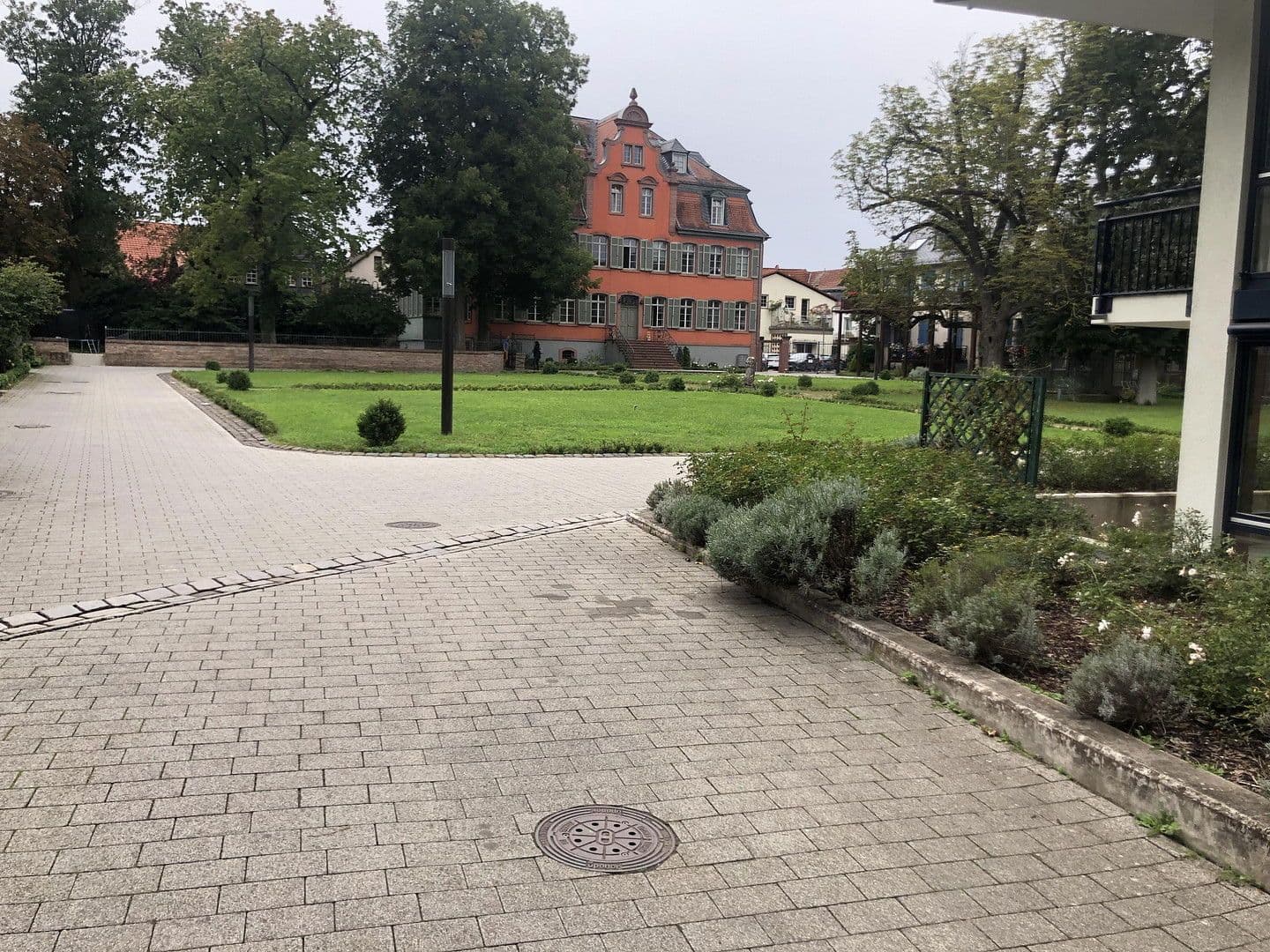 Predaj bytu 2-izbový 70 m², Alt Erlenbach 17, Frankfurt Nieder-Erlenbach, Hesensko Predaj bytu 2-izbový 70 m², Alt Erlenbach 17, Frankfurt Nieder-Erlenbach, Hesensko