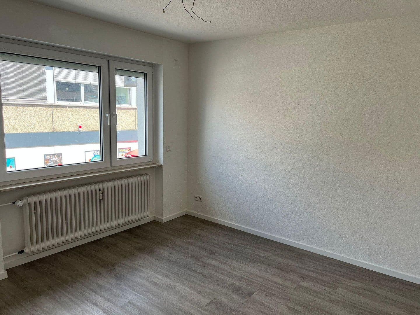 Prenájom bytu 1-izbový 12 m², Frankfurt am Main, Hesensko Prenájom bytu 1-izbový 12 m², Frankfurt am Main, Hesensko