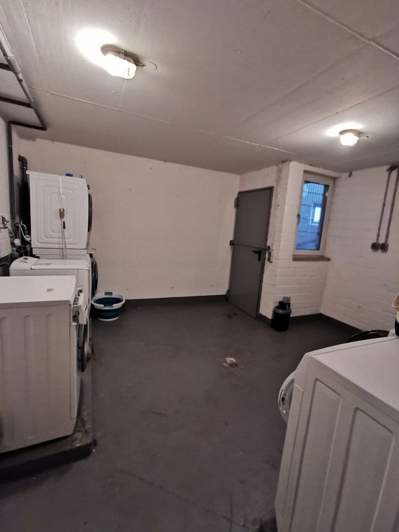 Prenájom bytu 2-izbový 55 m², Frankfurter Str. 214, Köln, Severné Porýnie - Westfálsko Prenájom bytu 2-izbový 55 m², Frankfurter Str. 214, Köln, Severné Porýnie - Westfálsko