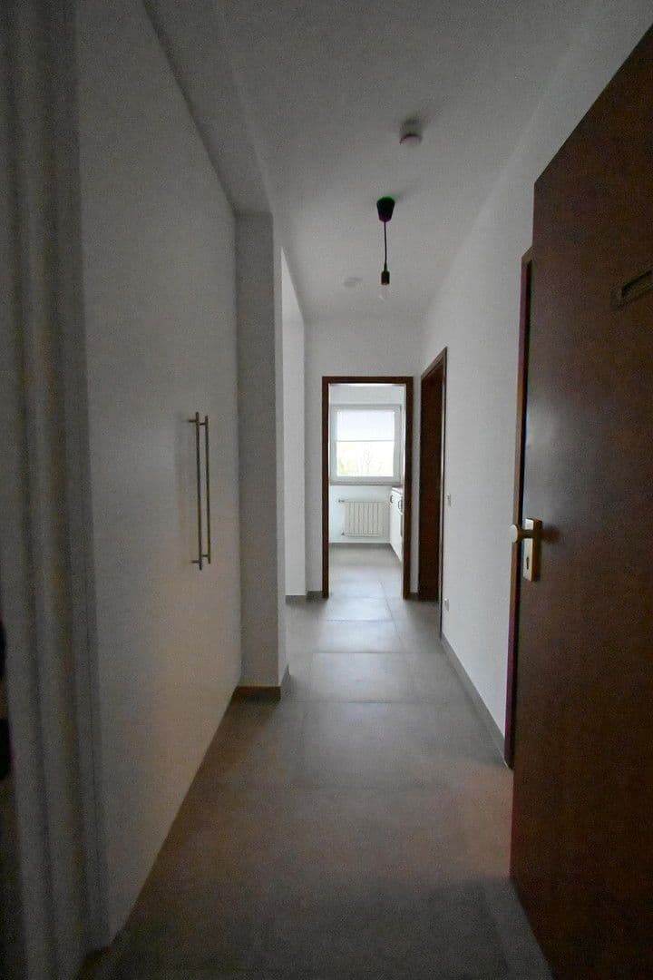 Prenájom bytu 2-izbový 55 m², Frankfurter Str. 214, Köln, Severné Porýnie - Westfálsko Prenájom bytu 2-izbový 55 m², Frankfurter Str. 214, Köln, Severné Porýnie - Westfálsko