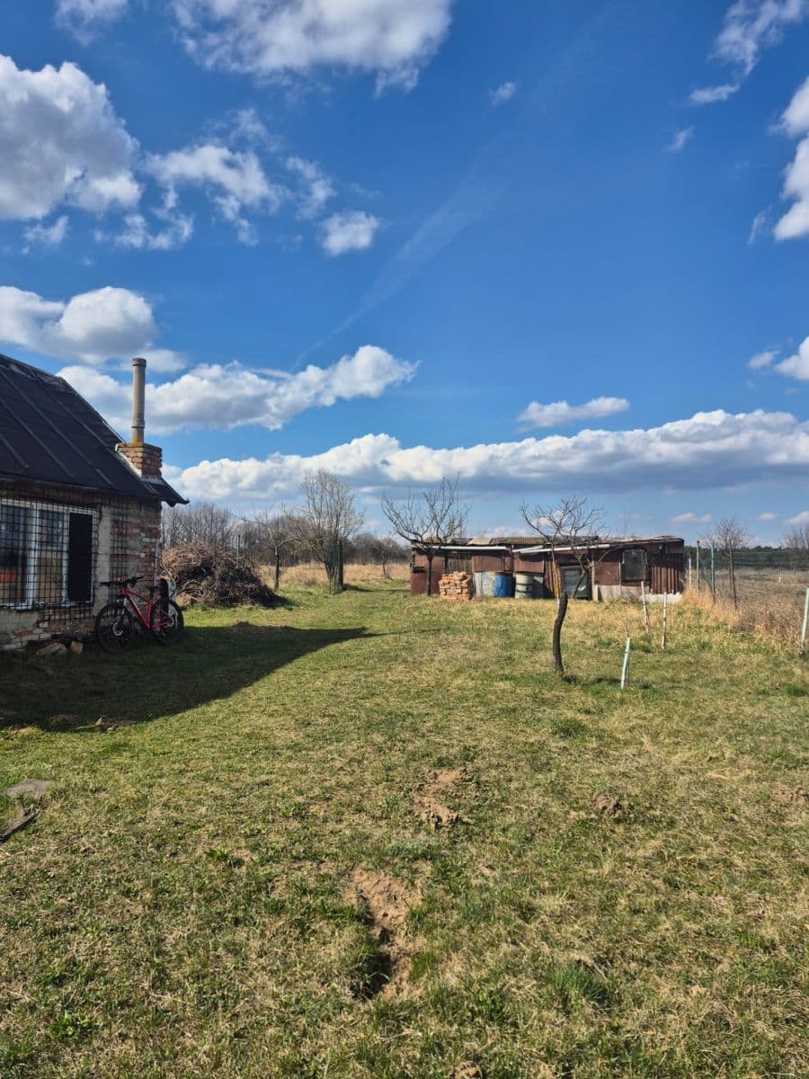 Predaj pozemku 2.950 m², Rohatec, Jihomoravský kraj Predaj pozemku 2.950 m², Rohatec, Jihomoravský kraj