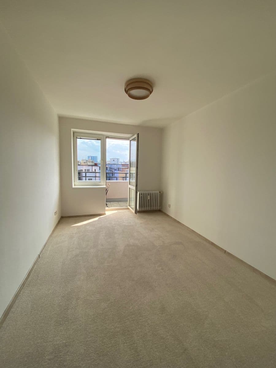 Prenájom bytu 3-izbový 50 m², Kloboučnická, Praha, Praha Prenájom bytu 3-izbový 50 m², Kloboučnická, Praha, Praha