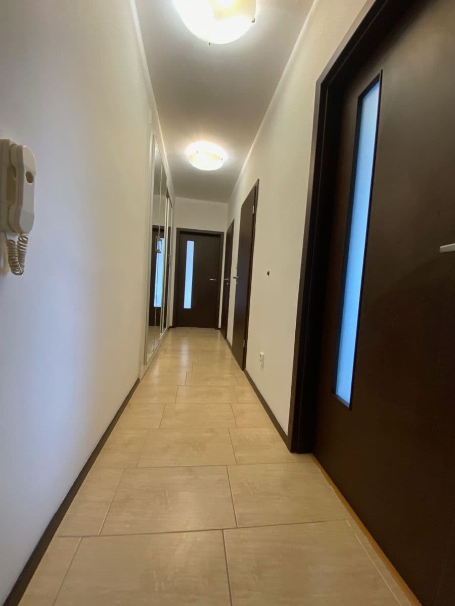 Prenájom bytu 3-izbový 50 m², Kloboučnická, Praha, Praha Prenájom bytu 3-izbový 50 m², Kloboučnická, Praha, Praha