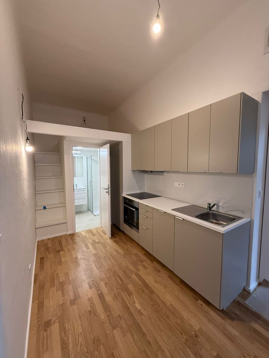Prenájom bytu 2-izbový 40 m², Veverkova, Praha, Praha Prenájom bytu 2-izbový 40 m², Veverkova, Praha, Praha