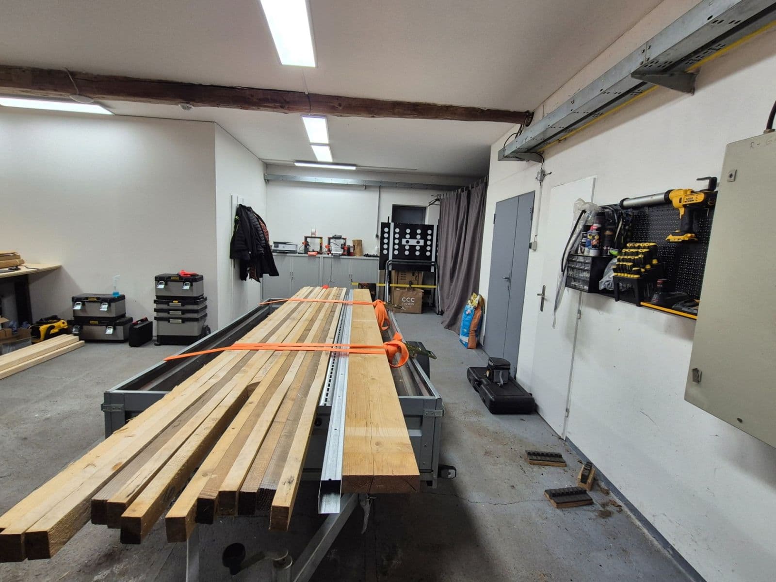 Prenájom nebytového priestoru 80 m², Na Koupaliště, Praha, Praha Prenájom nebytového priestoru 80 m², Na Koupaliště, Praha, Praha