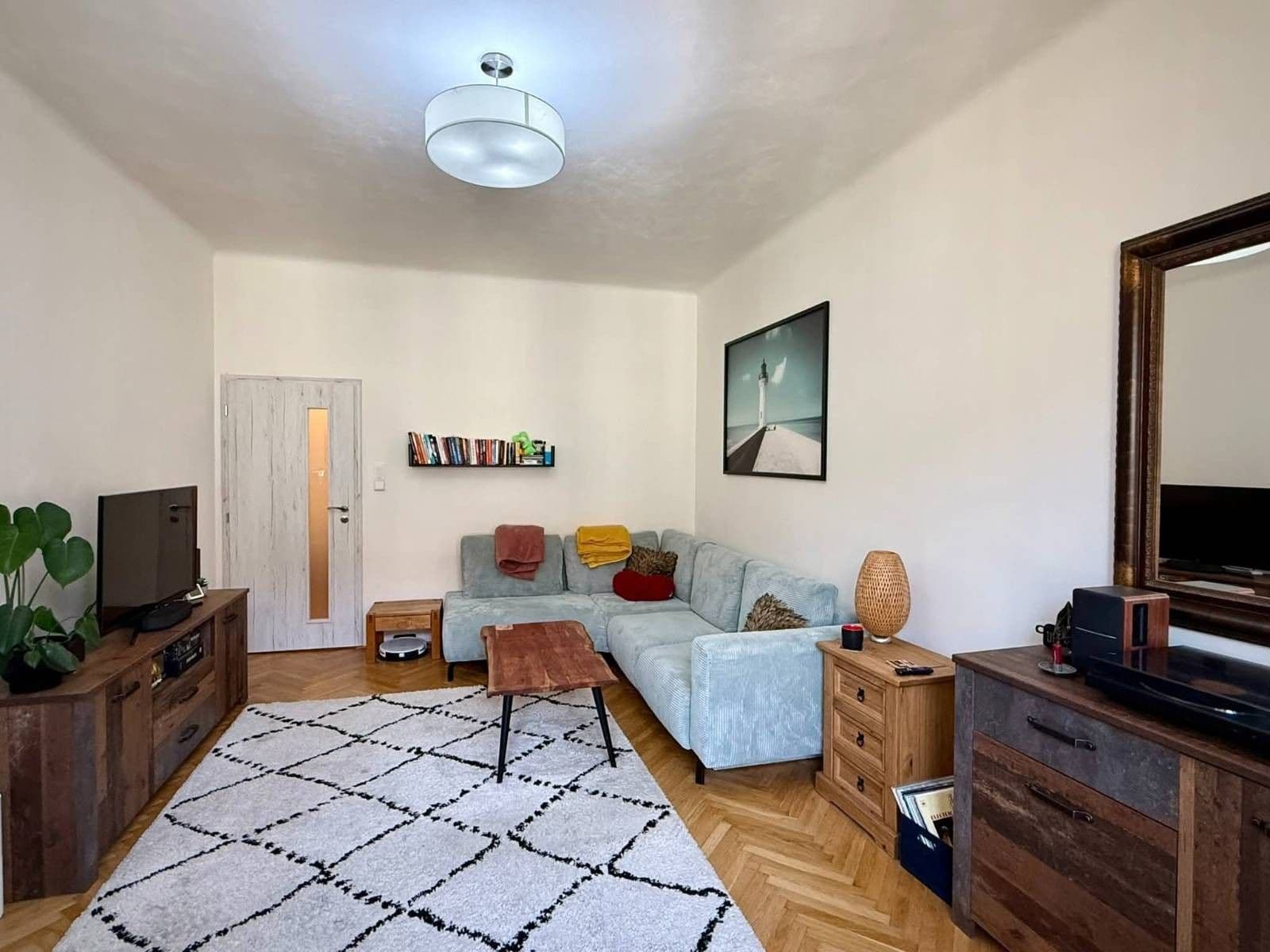 Prenájom bytu 2-izbový 80 m², U Smaltovny, Praha, Praha Prenájom bytu 2-izbový 80 m², U Smaltovny, Praha, Praha