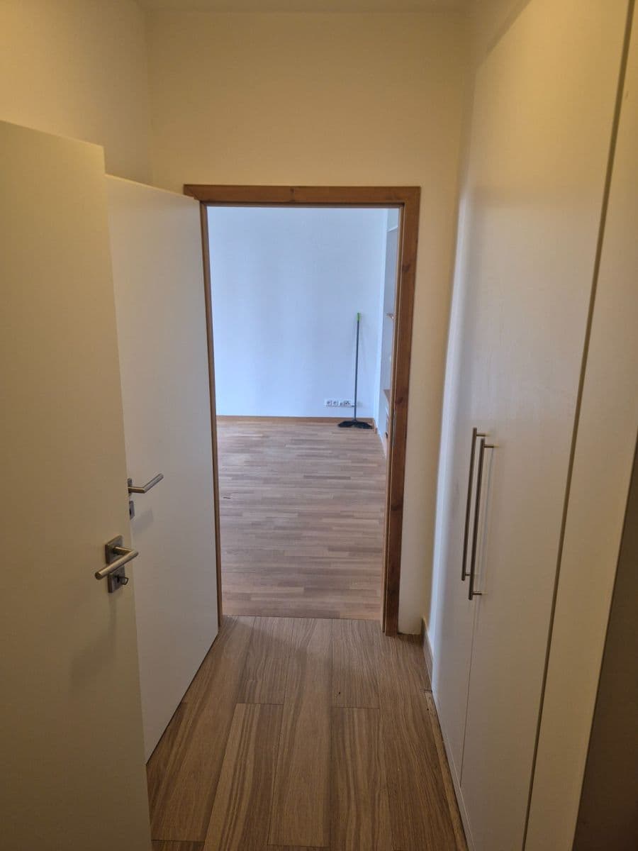 Prenájom bytu 2-izbový 55 m², Kafkova, Praha, Praha Prenájom bytu 2-izbový 55 m², Kafkova, Praha, Praha